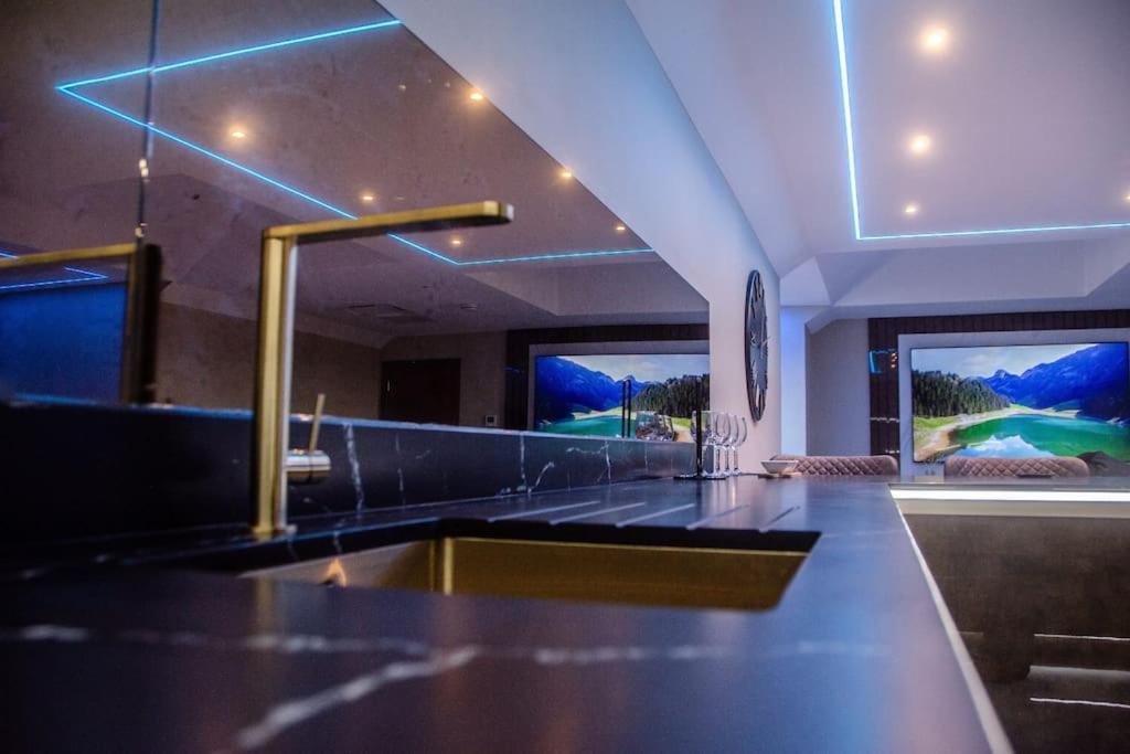 Luxury Stay: 2-br Penthouse Wolverhampton