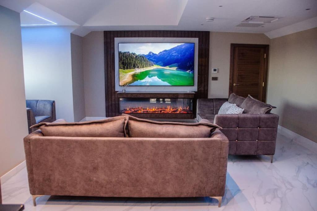 Luxury Stay: 2-br Penthouse Apartment *